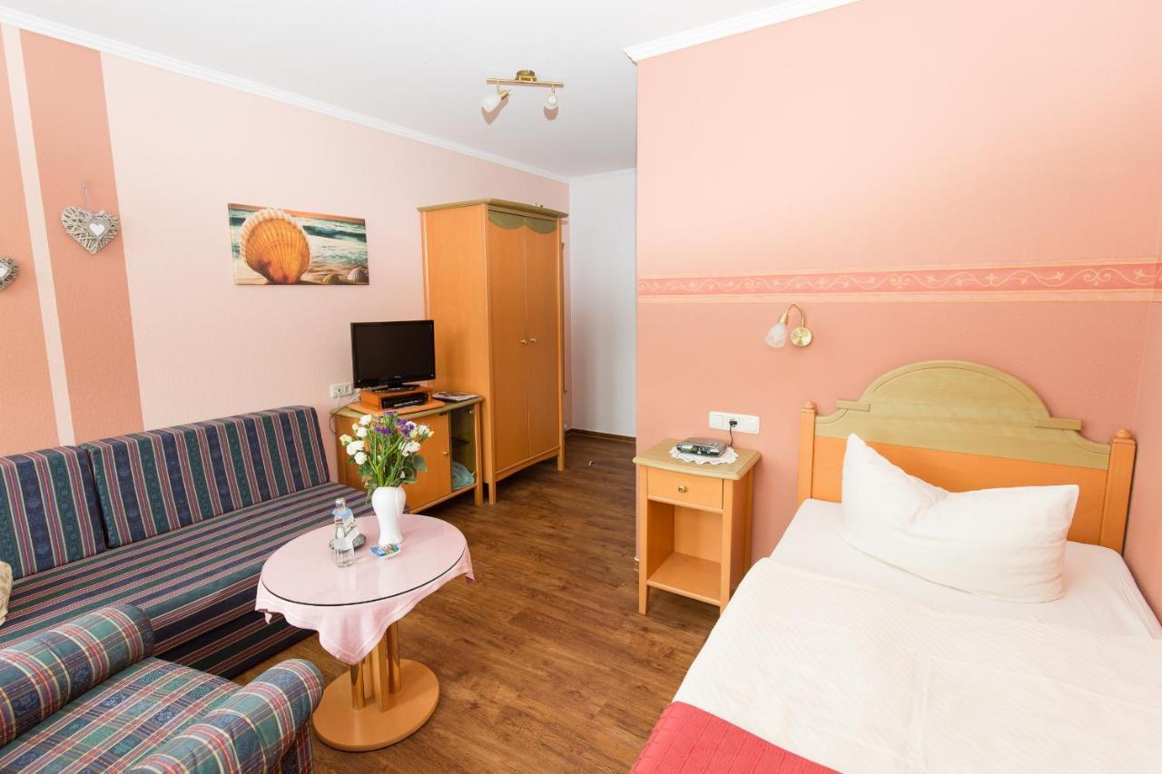 Hotel Garni Am Deich Zingst Exteriör bild