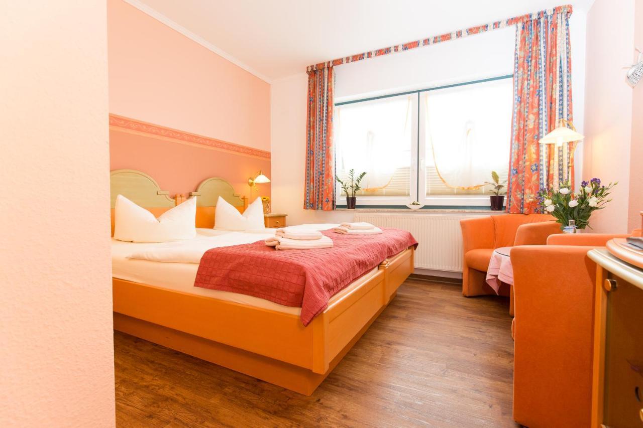 Hotel Garni Am Deich Zingst Exteriör bild