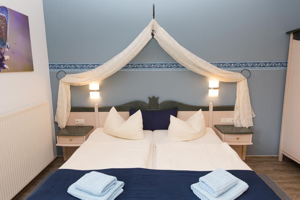 Hotel Garni Am Deich Zingst Exteriör bild