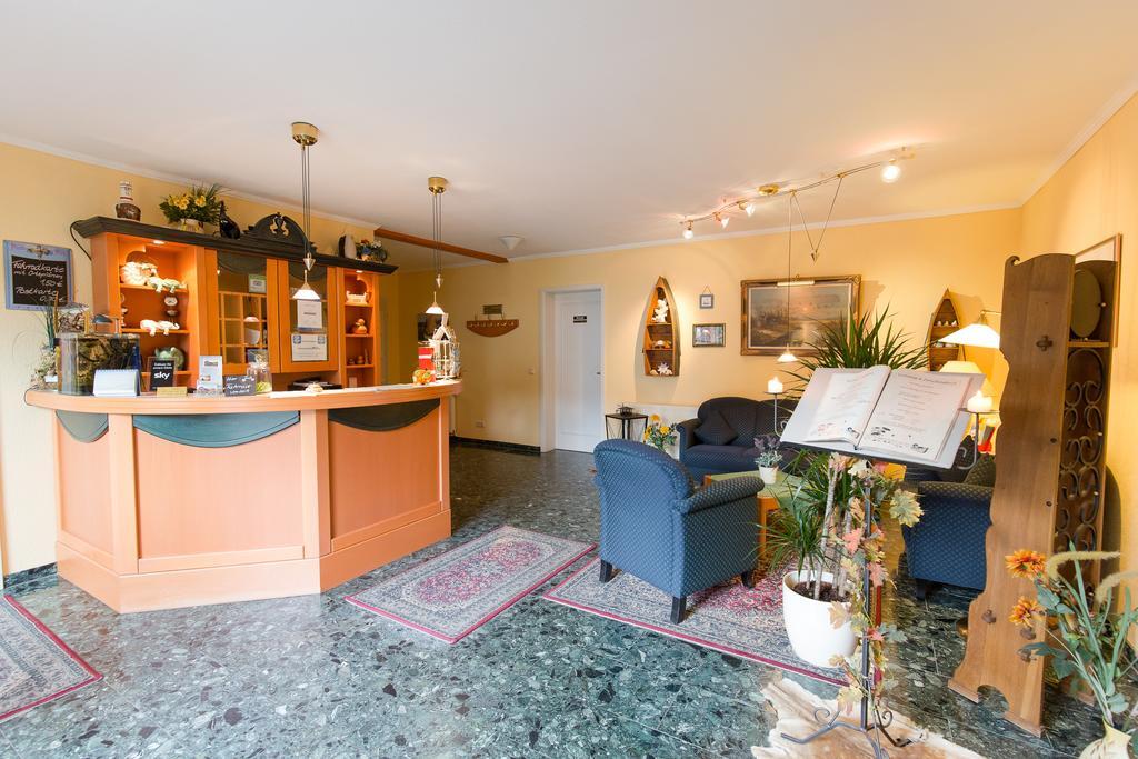 Hotel Garni Am Deich Zingst Exteriör bild