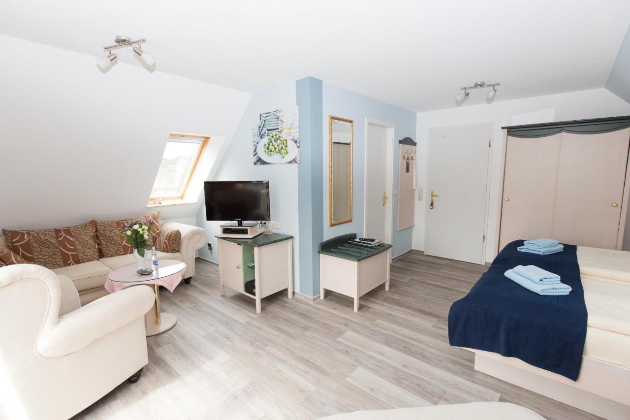 Hotel Garni Am Deich Zingst Exteriör bild